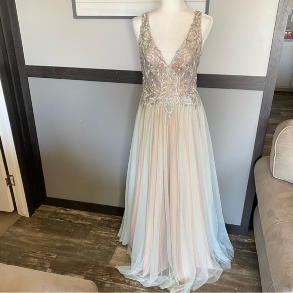 GIANNI BINI sleeveless wedding prom dress v illusion neckline green mint crochet - Picture 16 of 16